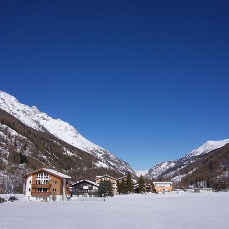 Art Oase Appartement Saas-Grund Buitenkant foto
